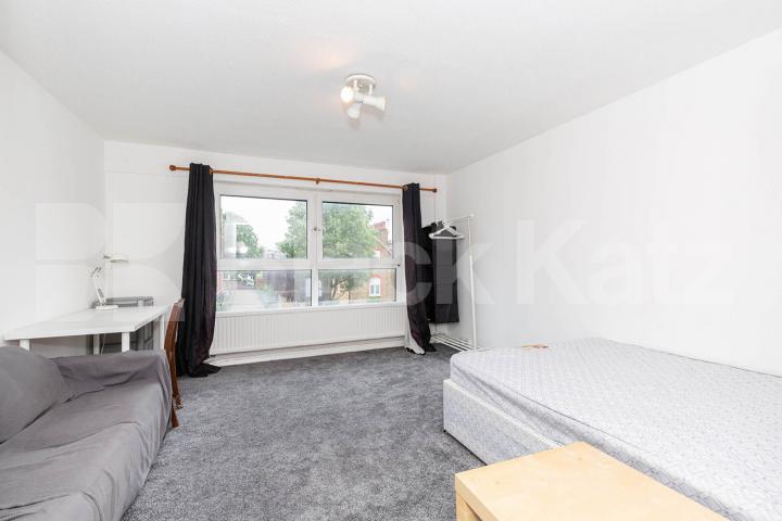 A split level 2/3 bedroom property with a large kitchen diner  Lindsey Mews, Islington